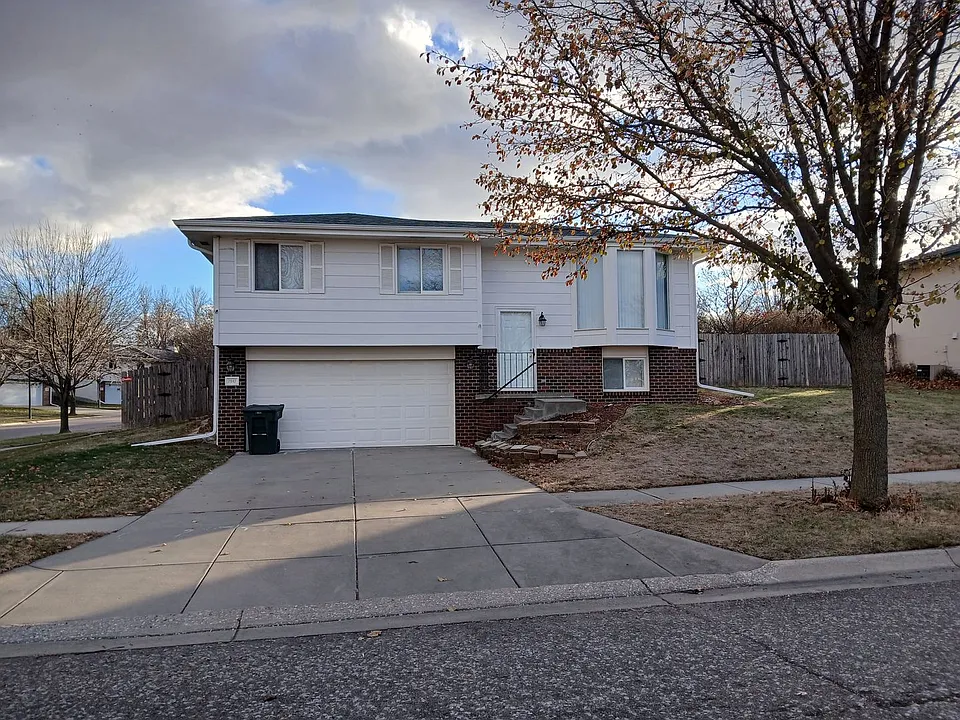 7947 Twin Oaks Rd