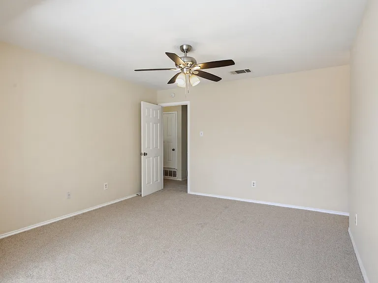 6700 Shiner St — Photo 14