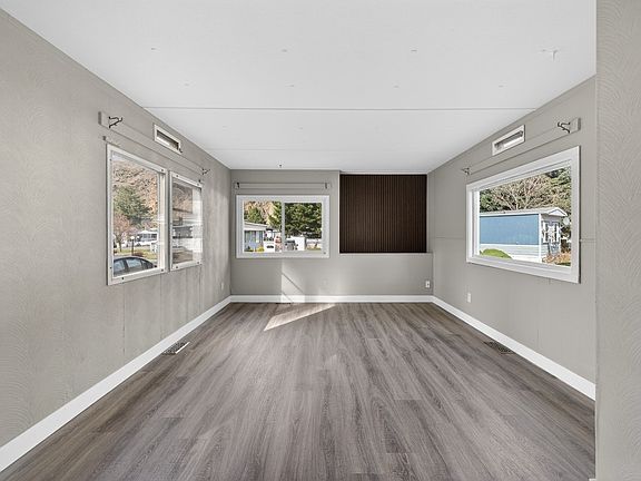 2nd image of 2401 Ord Rd #49