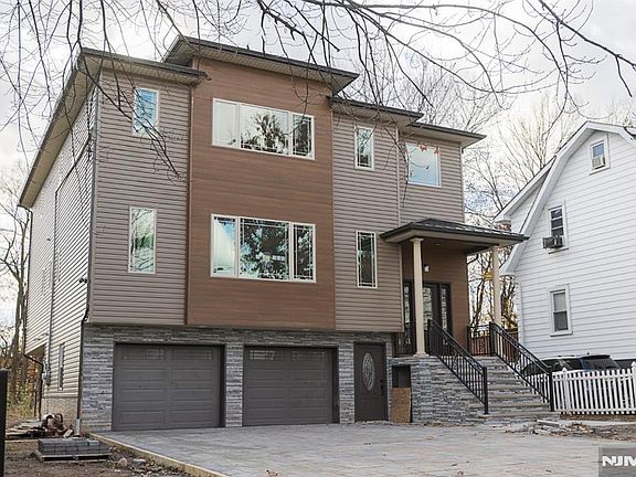 4th image of 25 E Winant Ave