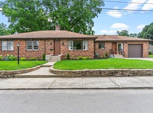 12 Edgemere Dr, Cranston, RI 02905