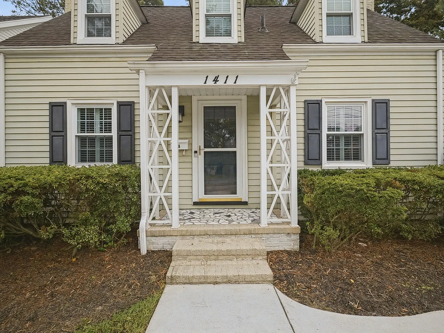 Buckingham Ave. #1411 (L.D) - 1 — Photo 4
