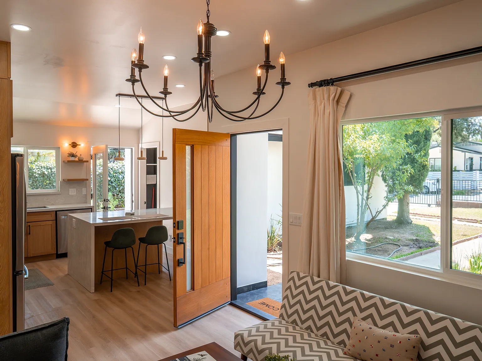 4 bed, 4.5 bath, $1,500 — Photo 3