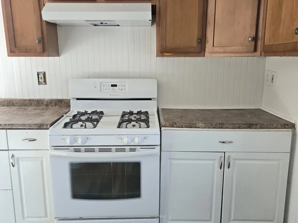 23 Birds Hill Rd, Averill Park, NY 12018