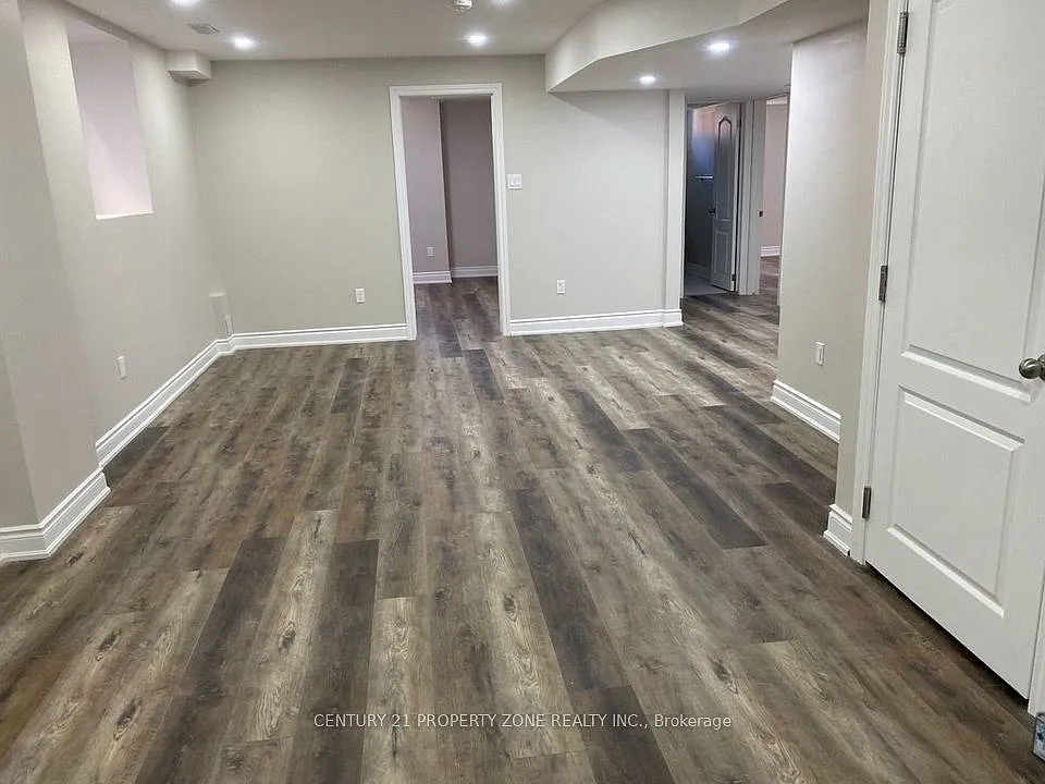 3 bed, $1,900 — Photo 3