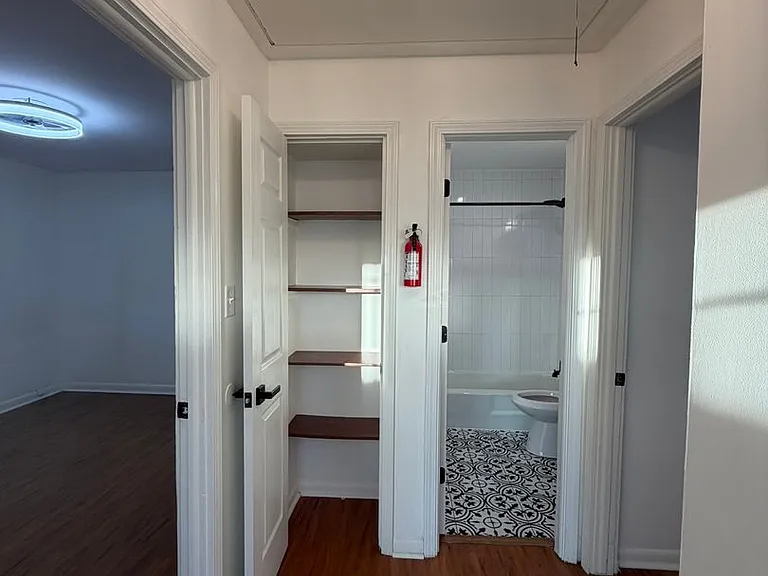 460 Hoxie Ave — Photo 10