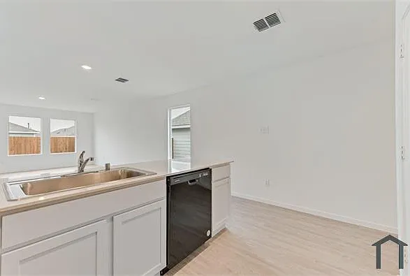 4017 Equestrian Dr — Photo 3