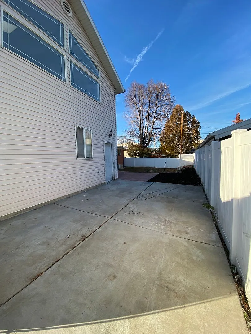 4045 Decathlon Street — Photo 2