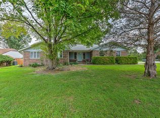 2400 NW Turner Dr, Bentonville, AR 72712