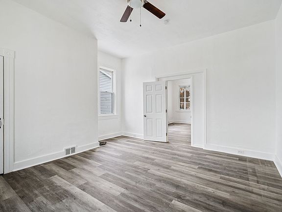2nd image of 2738 Glenmawr St #1