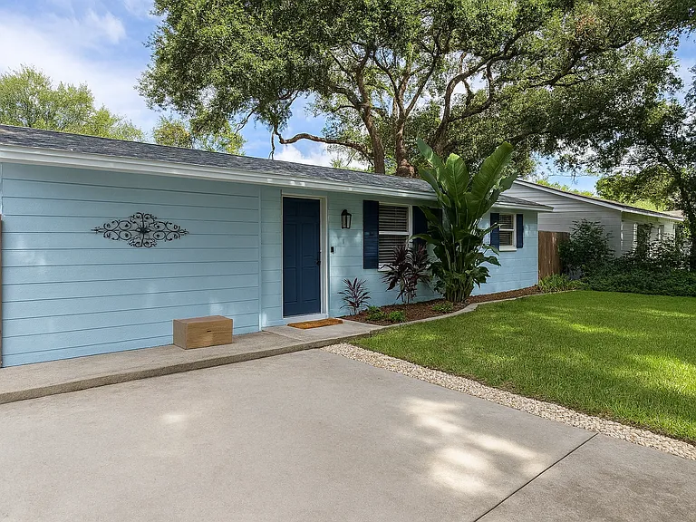 3612 Phillips St — Photo 2