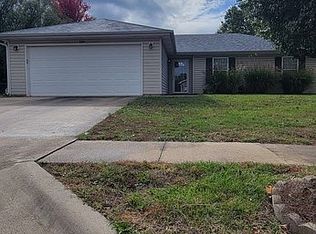 2211 Chouteau Ln, Boonville, MO 65233