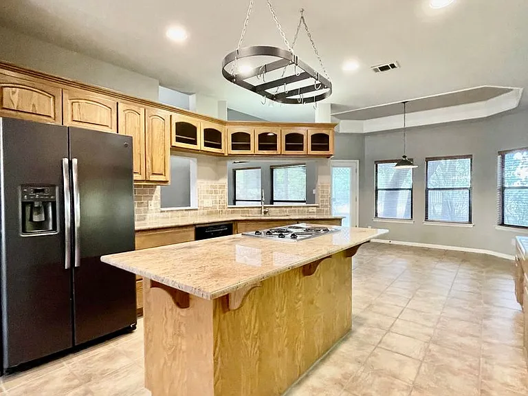 300 Quarry Spring Dr — Photo 8