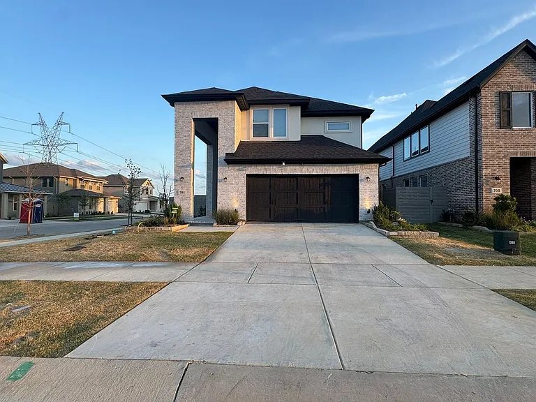 701 Harmony Trl — Photo 2