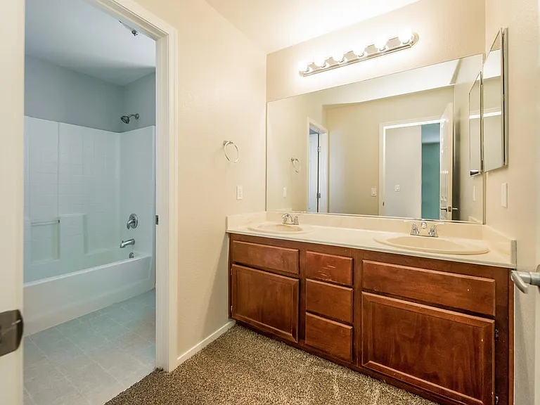 1240 Maple Pines Ave — Photo 8