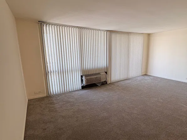 2901 S Michigan Ave APT 1803, Chicago, IL 60616