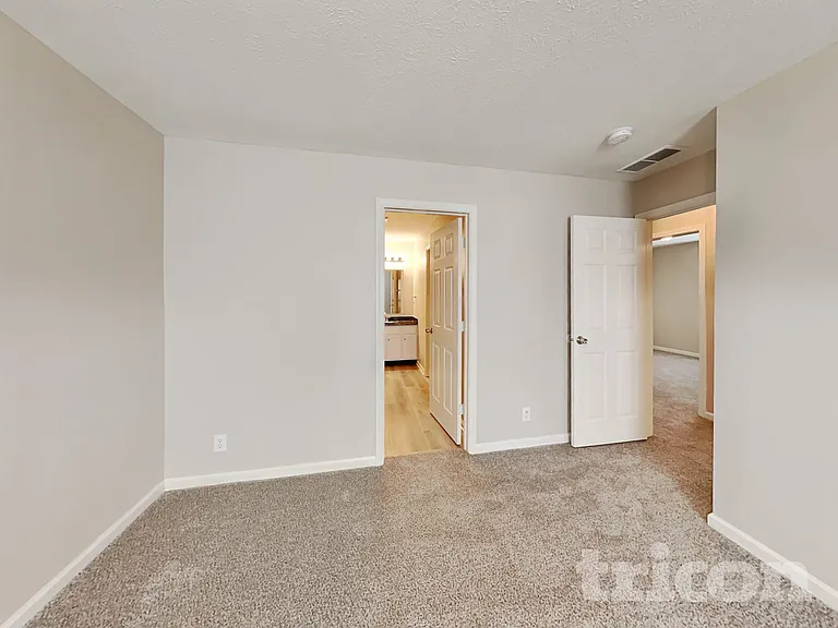 5353 Shamus Dr — Photo 9