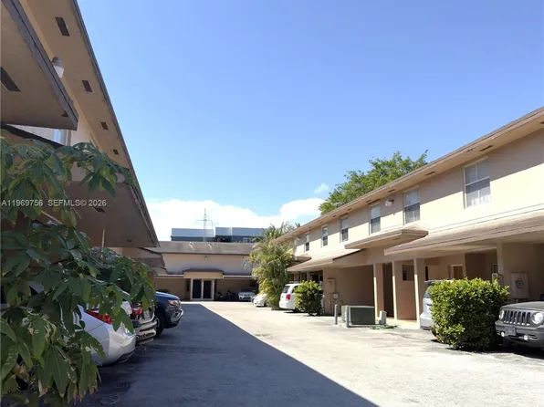 451 NE 136th St #Iii314, North Miami, FL 33161