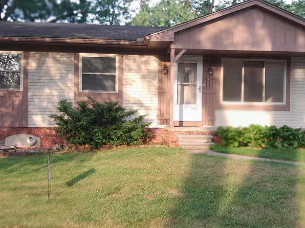 2274 Darnell St, Wolverine Lake, MI 48390