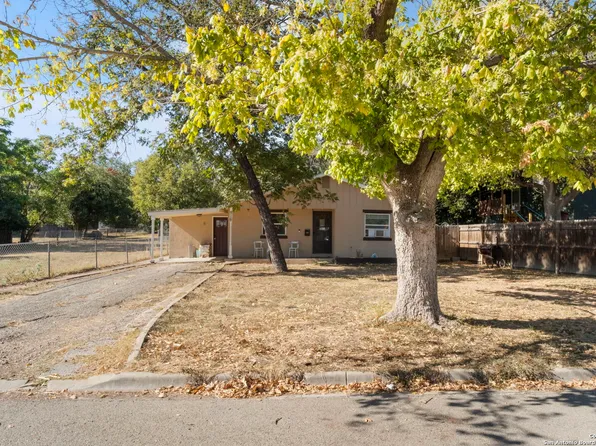 916 FORD ST, Kerrville, TX 78028