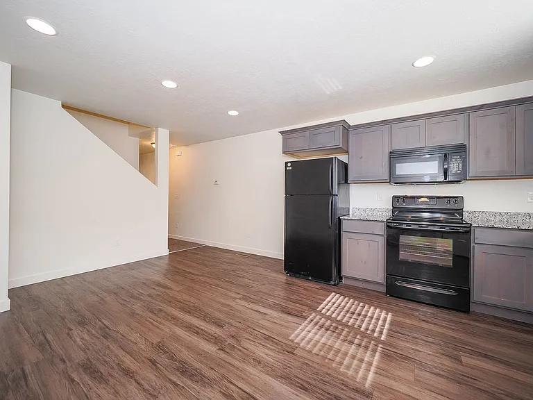 634 N 130 E — Photo 19