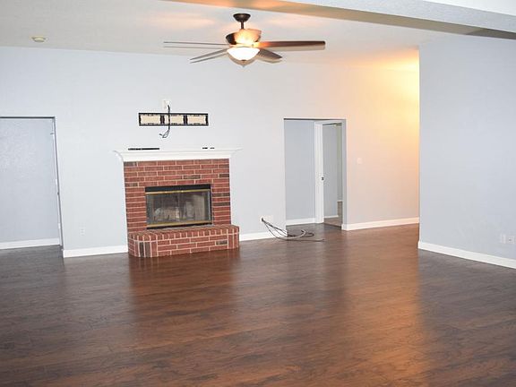 3rd image of 5904 Summerfield Dr