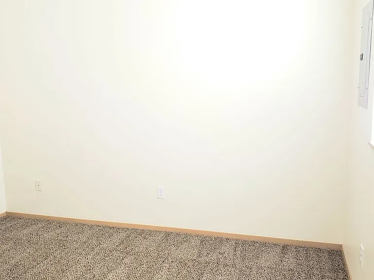 587 Eastmont Ave — Photo 19