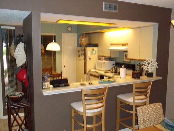 3rd image of 900 Wimbledon Dr