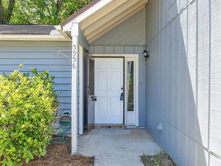 5556 Split Oak Ct — Photo 2