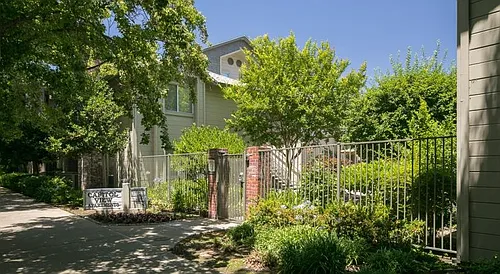 1051 G St Photo 1
