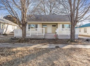 1104 Dearborn St, Augusta, KS 67010