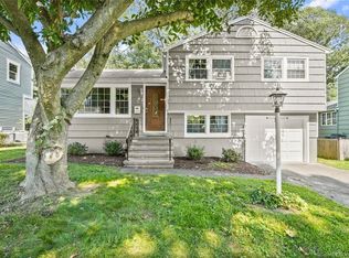 124 Sunset Ave, Fairfield, CT 06824
