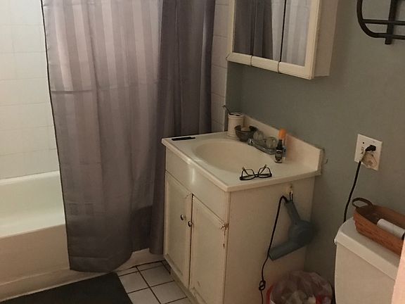 4th image of 2109 N Western Ave