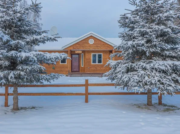 2424 Baby Bell Dr, North Pole, AK 99705