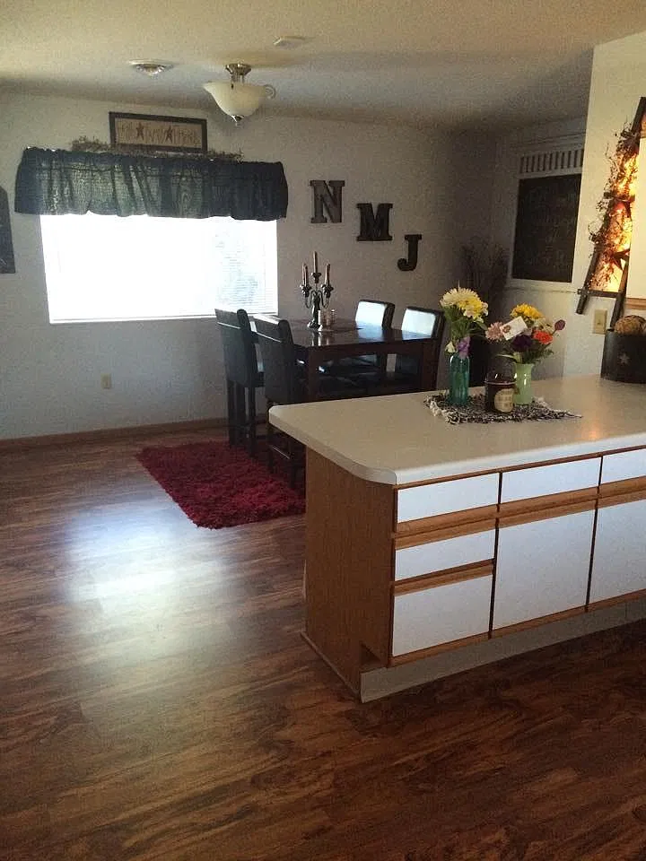 3 bed, 1.5 bath, 1420 sqft, $995 — Photo 3