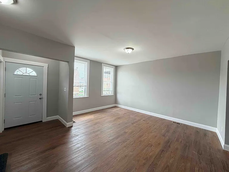 5031 Denmore Ave — Photo 6