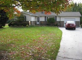 12555 W Albain Rd, Petersburg, MI 49270