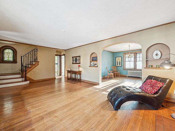 3rd image of 8250 Glen Echo Dr