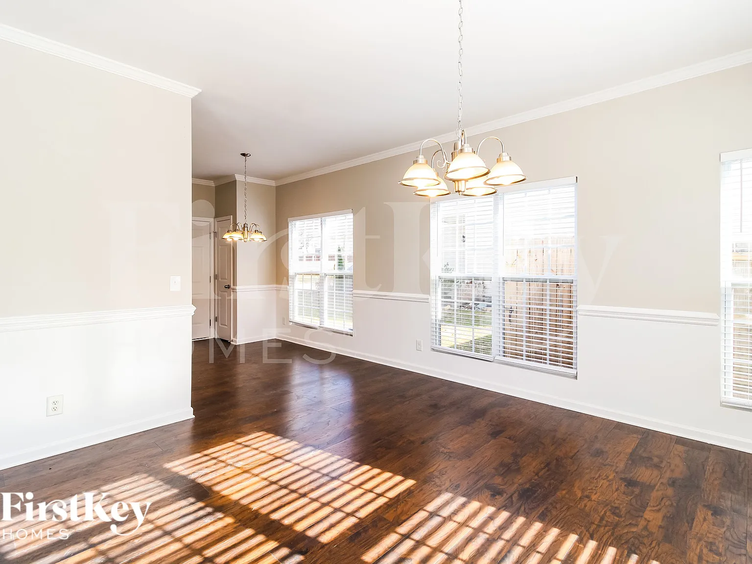 3 bed, 2.5 bath, 1824 sqft, $2,060 — Photo 4