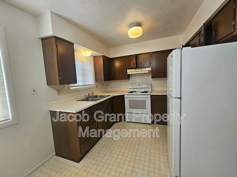 Building Photo - 796 Whittier St #1