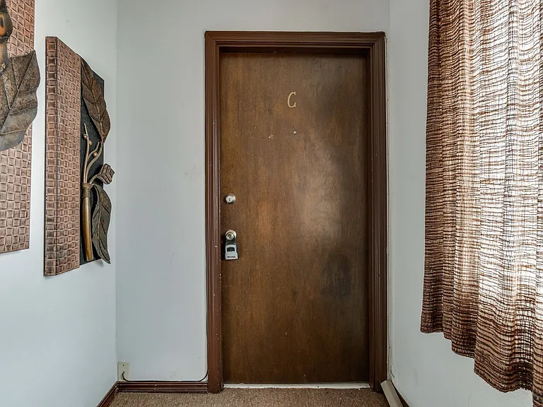 6060 Nw Expy #C — Photo 3