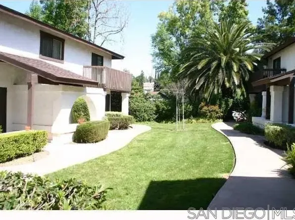 8033 Calle Fanita, Santee, CA 92071