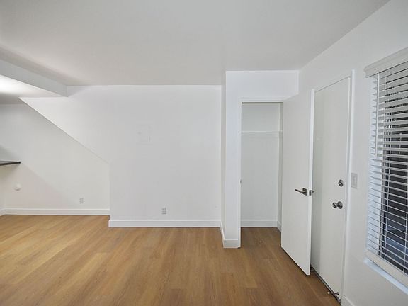 3rd image of 12015 Burbank Blvd APT 2