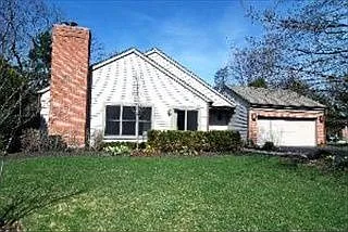 42 Warrington Dr photo 1