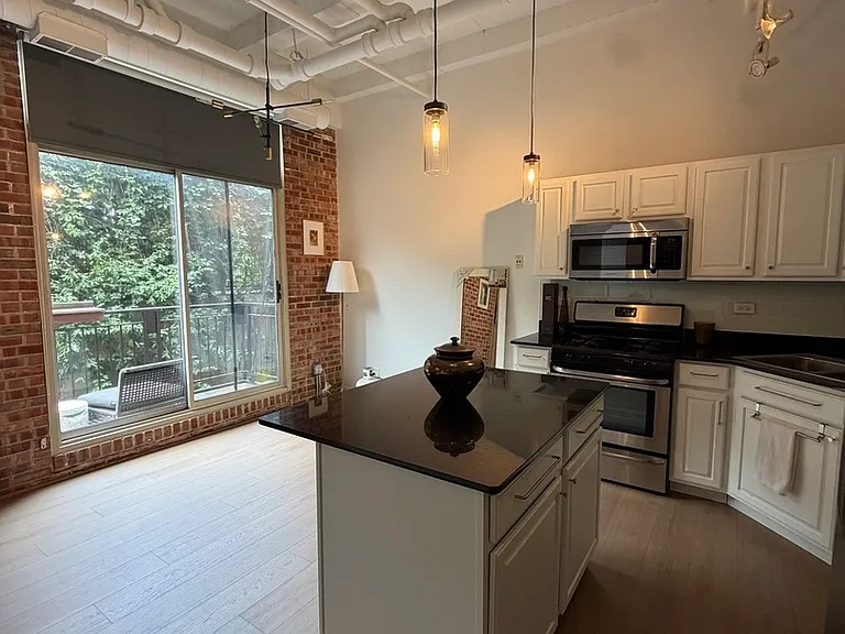1740 N Maplewood Ave #122 — Photo 7