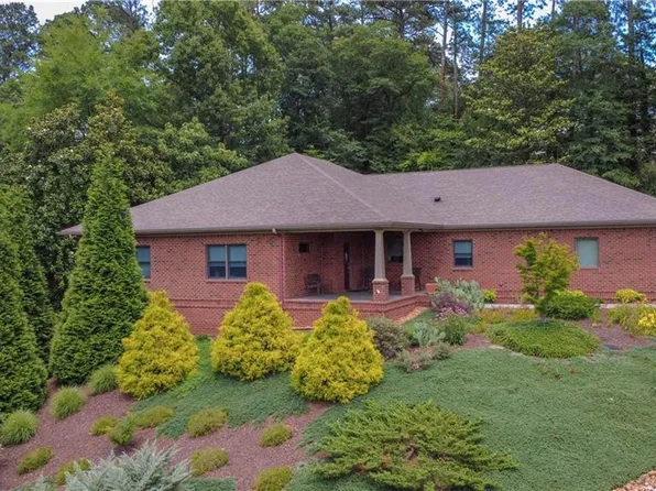 118 Terrell Dr, Cartersville, GA 30120