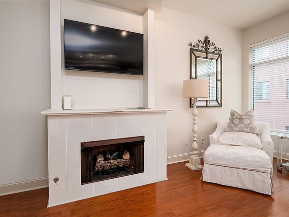 4th image of 465 S Main St Unit 303