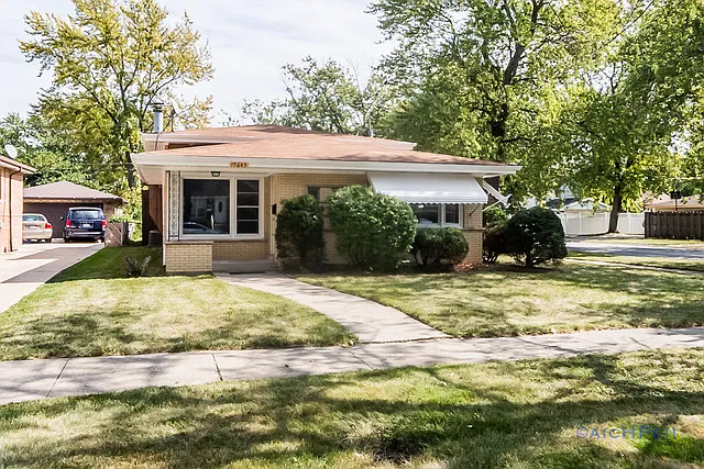 15645 Ellis Ave photo 1