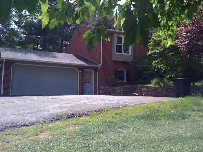 10271 Ivy Ridge Rd photo 1