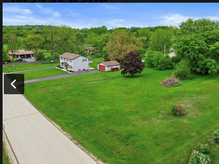 W314S8306 Winkler Dr — Photo 3